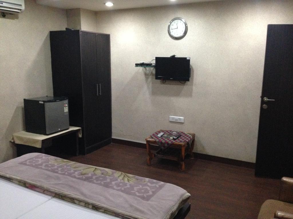 Hotel Silver Stone Ludhiana Zimmer foto
