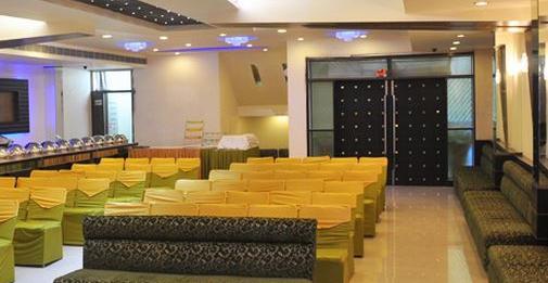 Hotel Silver Stone Ludhiana Exterior foto